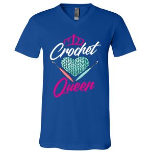 Crochet Queen Gift Cute Crocheting Gift For Crocheter Gift V-Neck T-Shirt