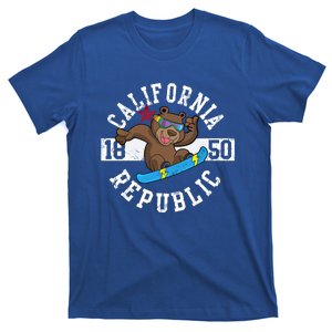 California Republic Bear Snowboarder Snowboarding Snowboard Cute Gift T-Shirt