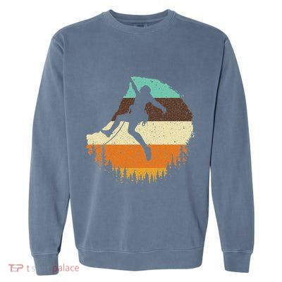 Cool Rock Climbing For Women Mountain Climber Bouldering Garment-Dyed Sweatshirt