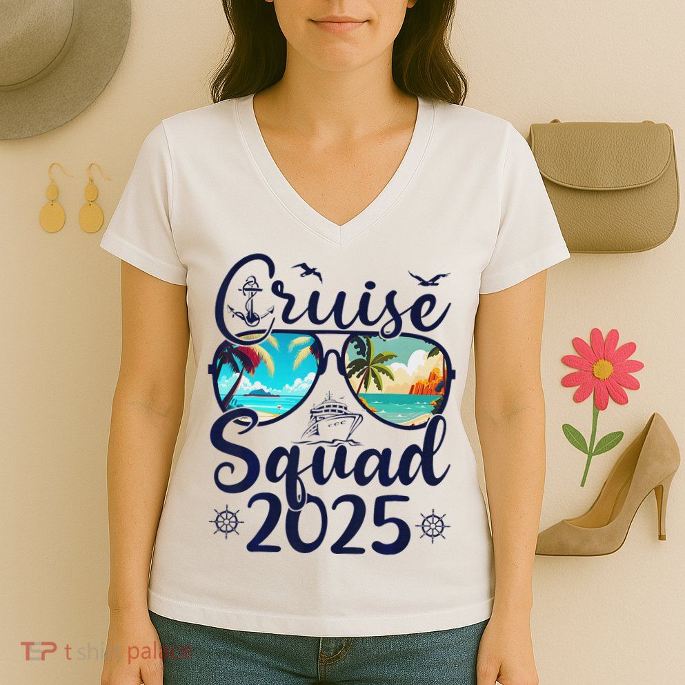 Cruise Squad 2025 Family Group Matching Summer Vacation Women's V-Neck T-Shirt