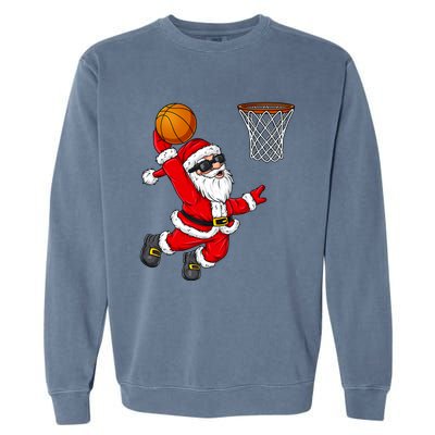 Christmas Santa Claus Dunking A Basketball Boys Xmas Cute Gift Garment-Dyed Sweatshirt