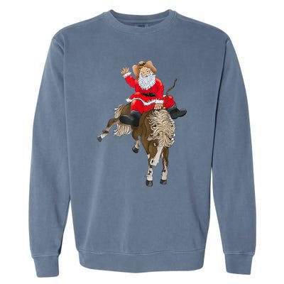 Cowboy Santa Claus Riding A Horse Christmas Cowboy Garment-Dyed Sweatshirt