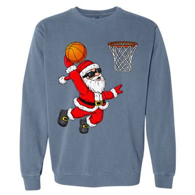 Christmas Santa Claus Dunking A Basketball Xmas Garment-Dyed Sweatshirt