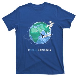 Cool Space Explorer Shuttle Astronaut Earth Cute Gift T-Shirt