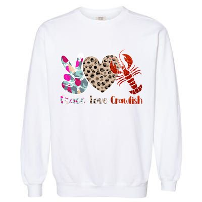 Crawfish Season Funny Crayfish Cook Lobsters Gift Garment-Dyed Sweatshirt