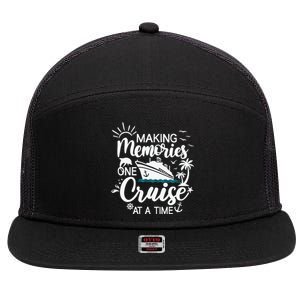 Cruise Ship , Family Cruising Trip 7 Panel Mesh Trucker Snapback Hat