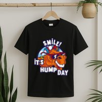 Camel Smile! ItS Hump Day Funny Hump Day Camel Sunglass T-Shirt