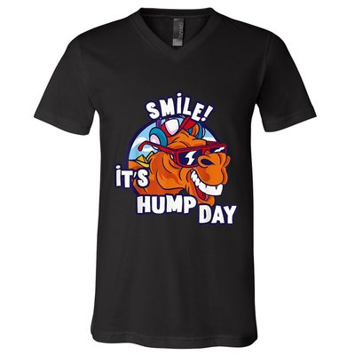 Camel Smile! ItS Hump Day Funny Hump Day Camel Sunglass V-Neck T-Shirt