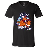Camel Smile! ItS Hump Day Funny Hump Day Camel Sunglass V-Neck T-Shirt