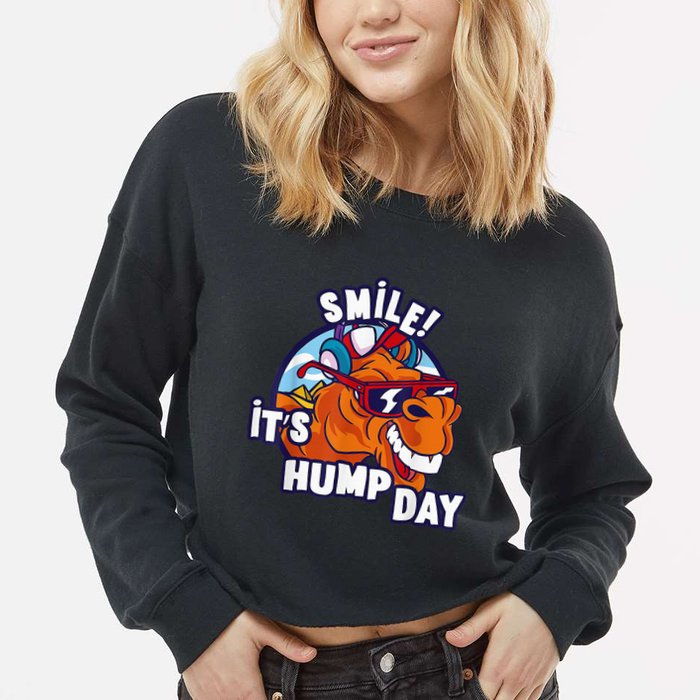 Camel Smile! ItS Hump Day Funny Hump Day Camel Sunglass Cropped Pullover Crew