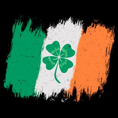 Cool St Patrick's Day Painted Distressed Irish Shamrock Flag T-Shirt