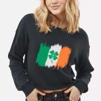 Cool St Patrick's Day Painted Distressed Irish Shamrock Flag Cropped Pullover Crew