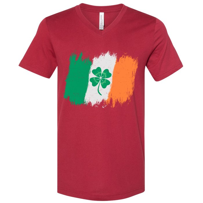 Cool St Patrick's Day Painted Distressed Irish Shamrock Flag V-Neck T-Shirt