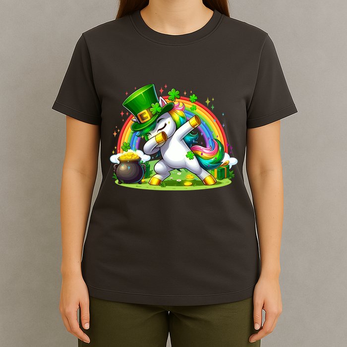 Cute St Patricks Day Dabbing Leprechaun Pony T-Shirt
