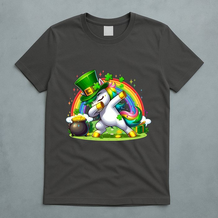 Cute St Patricks Day Dabbing Leprechaun Pony T-Shirt