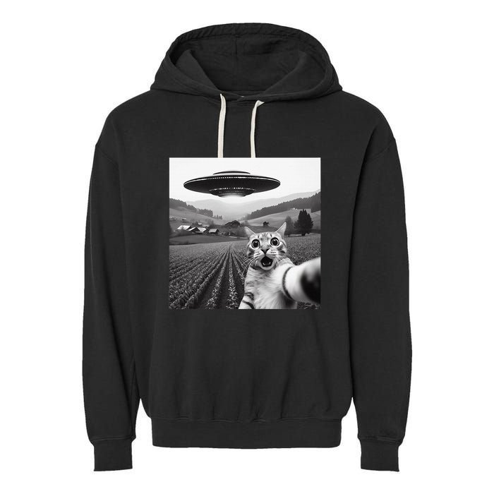 Cat Selfie With Alien Ufo Funny Cat Gifts Garment-Dyed Fleece Hoodie