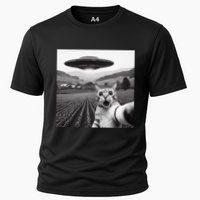 Cat Selfie With Alien Ufo Funny Cat Gifts Cooling Performance Crew T-Shirt