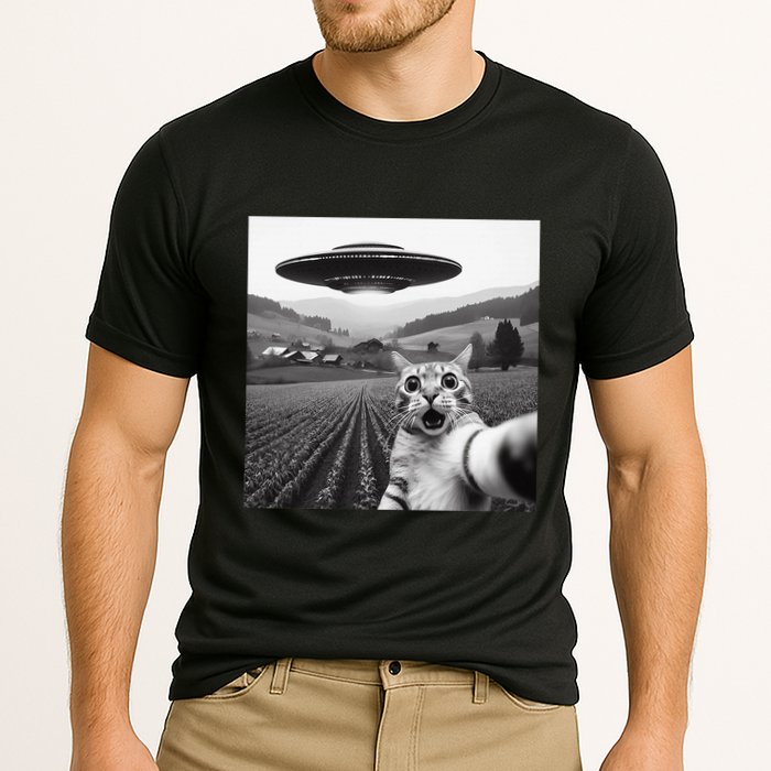 Cat Selfie With Alien Ufo Funny Cat Gifts Cooling Performance Crew T-Shirt