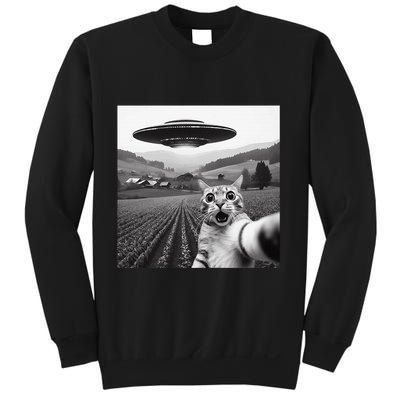 Cat Selfie With Alien Ufo Funny Cat Gifts Sweatshirt