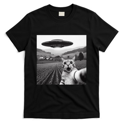 Cat Selfie With Alien Ufo Funny Cat Gifts T-Shirt