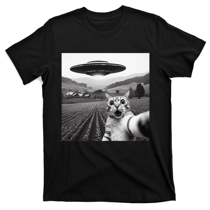 Cat Selfie With Alien Ufo Funny Cat Gifts T-Shirt