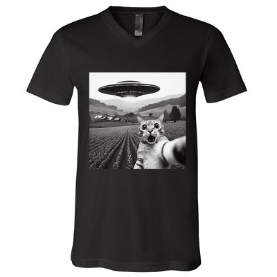 Cat Selfie With Alien Ufo Funny Cat Gifts V-Neck T-Shirt
