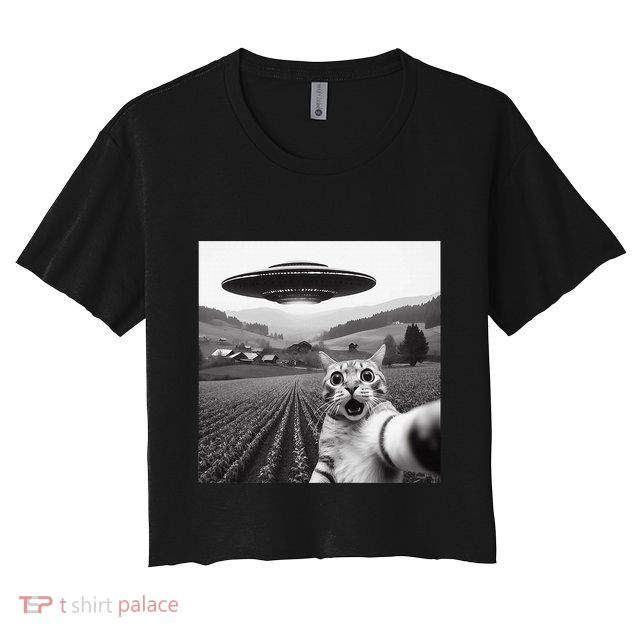 Cat Selfie With Alien Ufo Funny Cat Gifts Crop Top