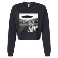 Cat Selfie With Alien Ufo Funny Cat Gifts Cropped Pullover Crew