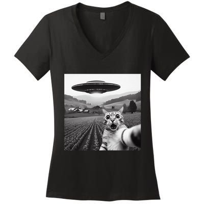 Cat Selfie With Alien Ufo Funny Cat Gifts Women's V-Neck T-Shirt