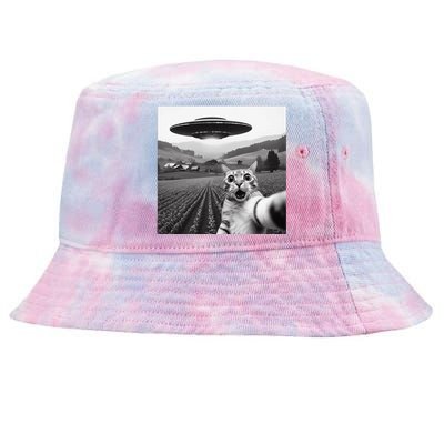 Cat Selfie With Alien Ufo Funny Cat Gifts Tie-Dyed Bucket Hat