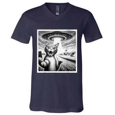 Cat Selfie With Alien Ufo Funny Cat For Women V-Neck T-Shirt