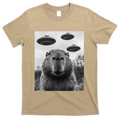 Capybara Selfie With Ufos Funny Graphic T-Shirt