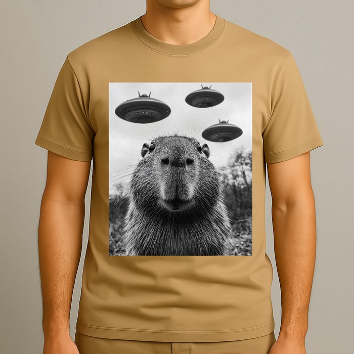 Capybara Selfie With Ufos Funny Graphic T-Shirt