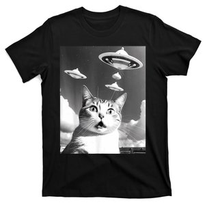 Cat Selfie With Alien UFO Spaceship Funny Cat Lovers T-Shirt