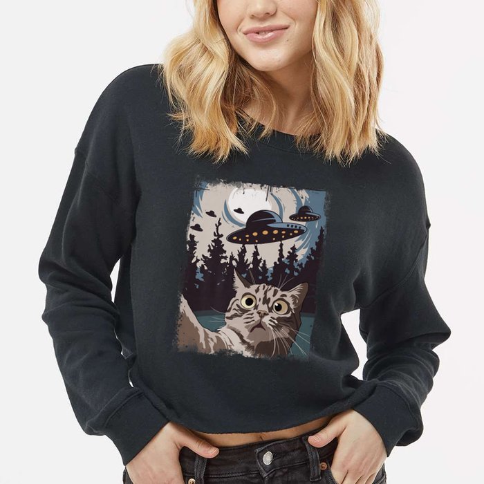 Cat Selfie With Ufo Alien Funny Cat Graphic Cropped Pullover Crew