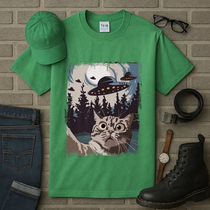Cat Selfie With Ufo Alien Funny Cat Graphic Tall T-Shirt