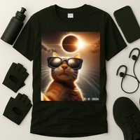 Cat Taking A Selfie With Solar 2024 Eclipse Wearing Glasses T-Shirt
