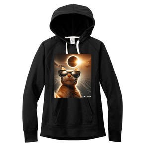 Cat Taking A Selfie With Solar 2024 Eclipse Wearing Glasses Women's Fleece Hoodie