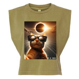 Cat Taking A Selfie With Solar 2024 Eclipse Wearing Glasses Garment-Dyed Women's Muscle Tee