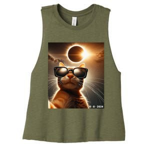 Cat Taking A Selfie With Solar 2024 Eclipse Wearing Glasses Women's Racerback Cropped Tank