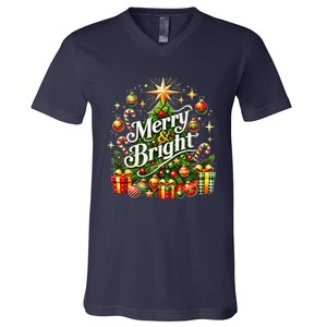 Christmas Tree & Gifts – Holiday Joy V-Neck T-Shirt