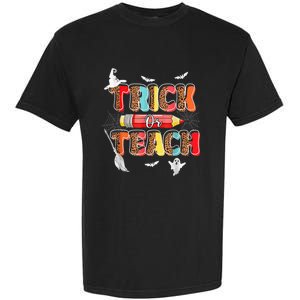 Cute Trick Or Teach Fun Halloween Teacher Leopard Groovy Garment-Dyed Heavyweight T-Shirt