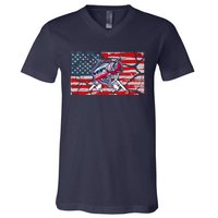 Cool Usa Flag With Fish Retro Design V-Neck T-Shirt