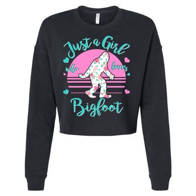 Cute Just a Girl Who Loves Bigfoot Cropped Pullover Crew