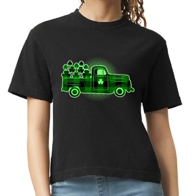 Cute St Patrick's Day Plaid Pick Up Truck Full Of Shamrocks Clovers Comfort Colors Boxy T-Shirt