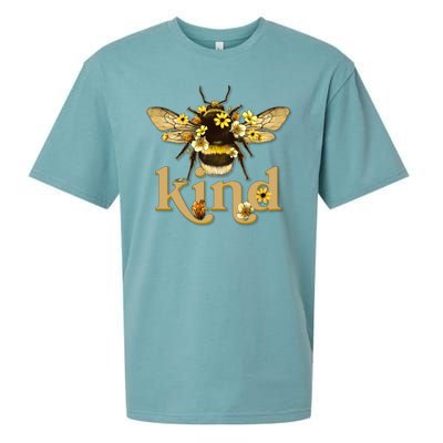 Cute Vintage Floral Bee Kind Sueded Cloud Jersey T-Shirt