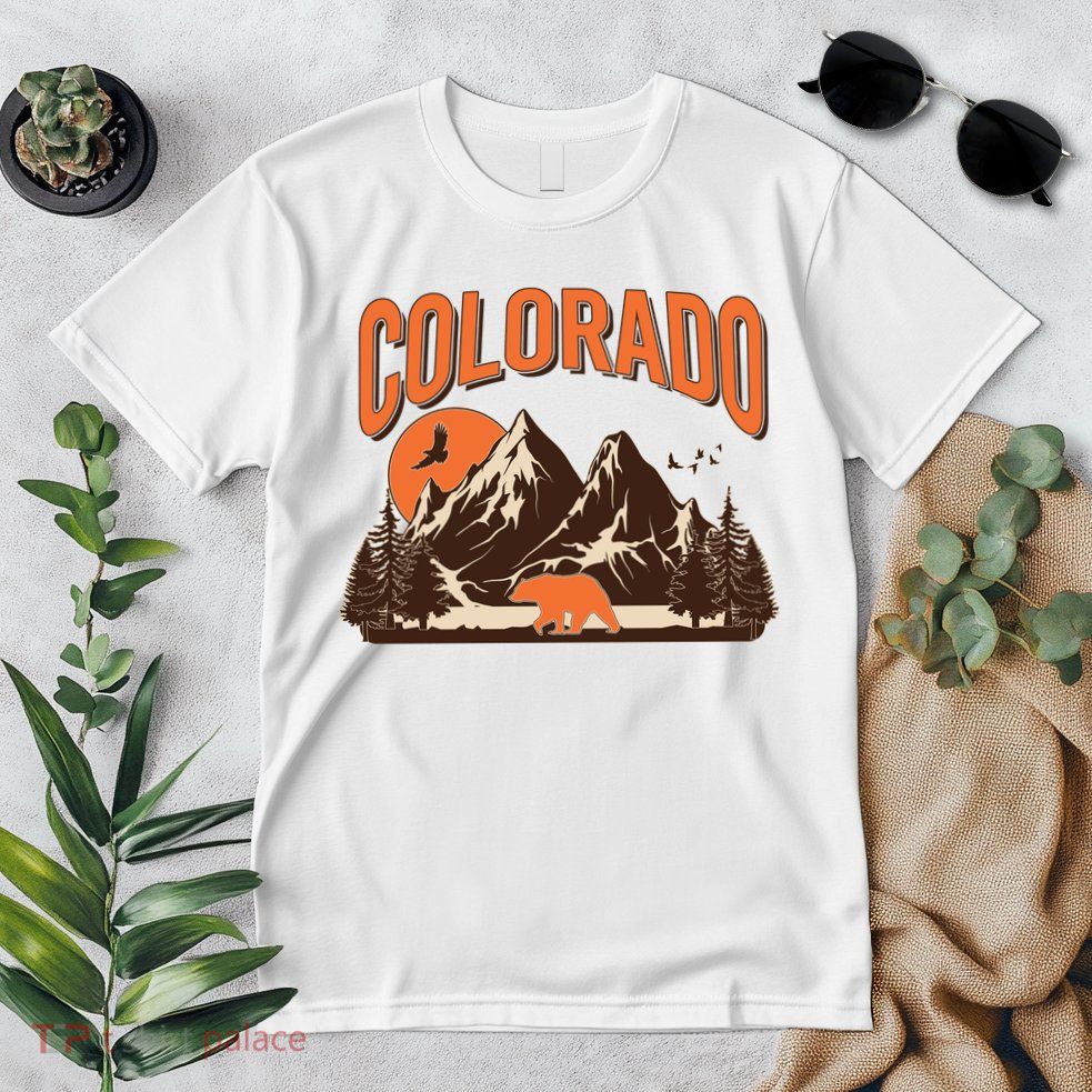 Colorado Wilderness Bear Mountains Premium T-Shirt