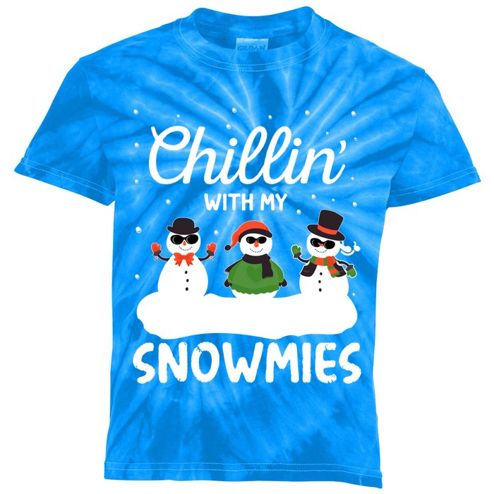 Chillin With My Snowmies Outfit Gift Cool Christmas Snow Gift Kids Tie-Dye T-Shirt