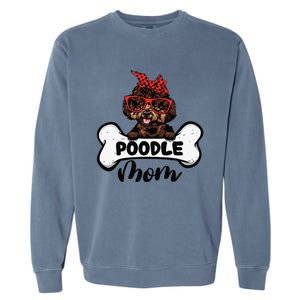 Cute Women Poodle Mom With Bandana Headband And Glasses Garment-Dyed Sweatshirt