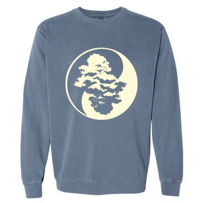 Cool Yin And Yang Circle With Trees Forest Harmony Yin Yang Gift Garment-Dyed Sweatshirt